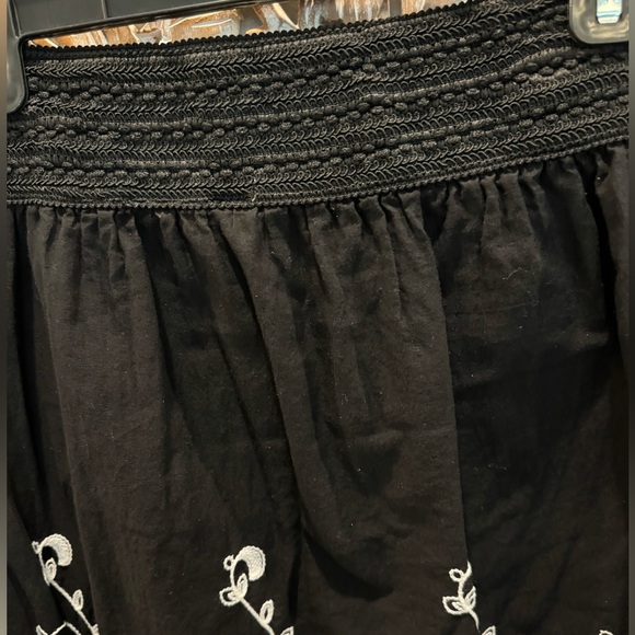 Studio West Apparel Black w/ Cream Embroidery Trim- size S & 24.5”L - Picture 9 of 11